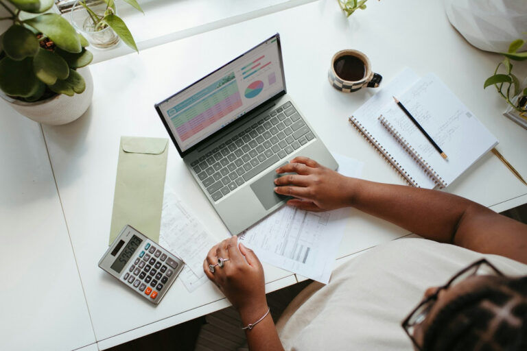 Le rôle de la direction dans le soutien à la stabilité financière des employés - Innovations.fr Le rôle de la direction dans le soutien à la stabilité financière des employés   Innovationsfr